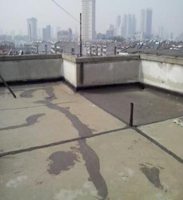 新乐漏水维修 楼顶漏水是什么原因，楼顶漏水维修方法是什么?